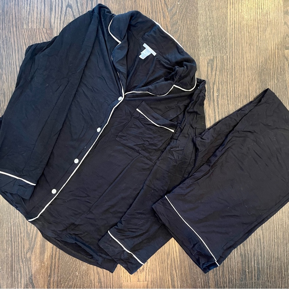 EUC Eberjey Gisele Pajamas (Long Sleeve Top, Pants) black - Size Small S